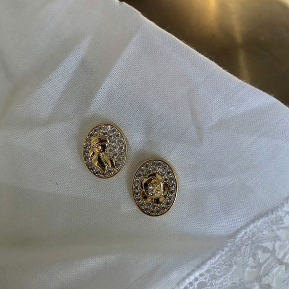 New Bridgerton Inspired Rose Coin Gold Earrings 14K Gold Filled over 925 Silver - Picture 6 of 6